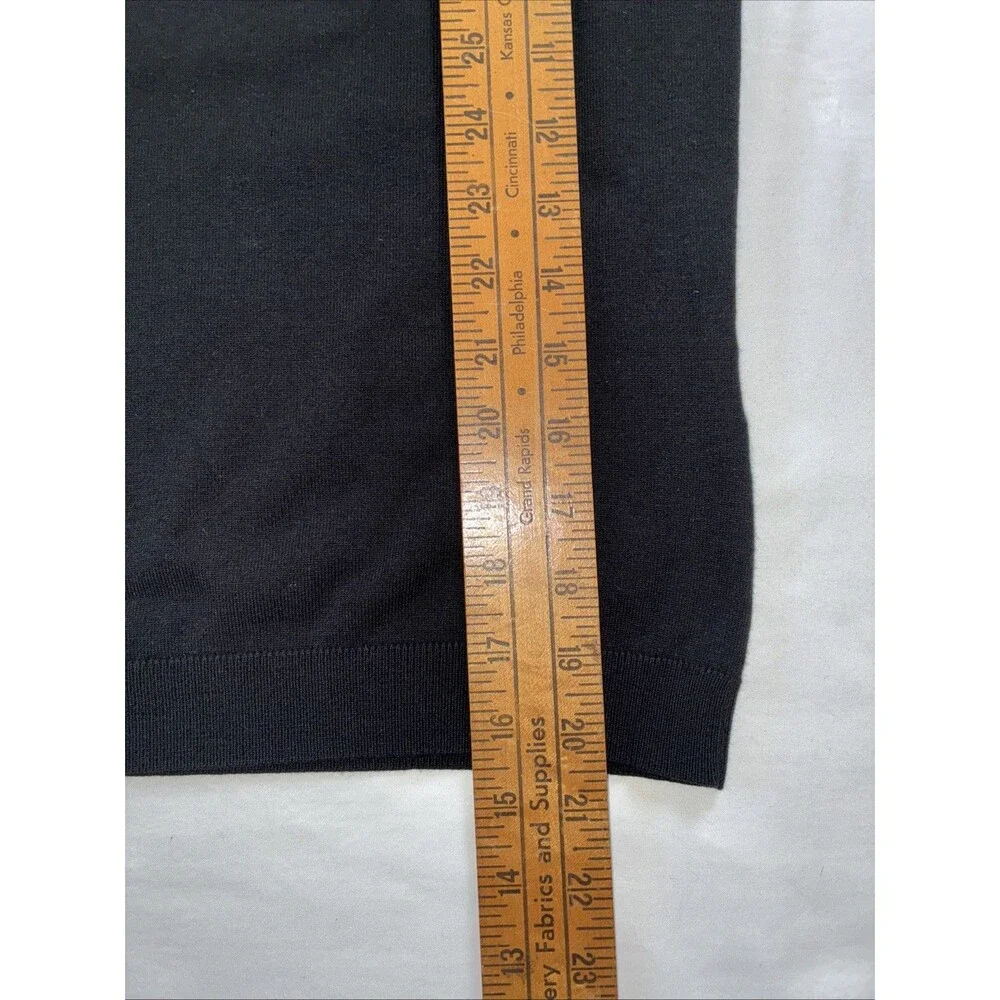 August Silk Knit Crew Neck Sweater Vest Medium Black Shell Tank Top Minimalist